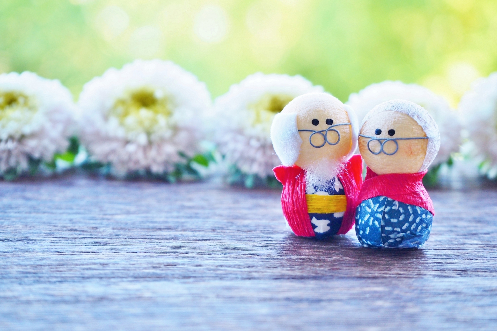 長寿のお祝い　代表的な賀寿の由来とお祝いの色　贈り物の参考に